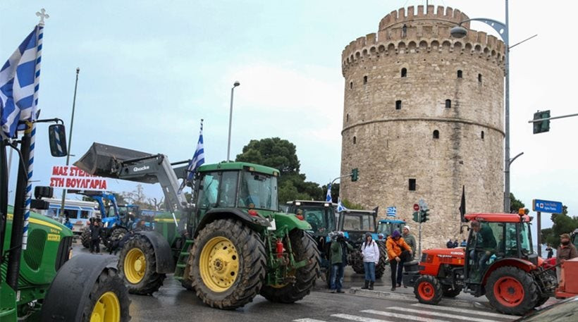 Μπλόκα αγροτών: Αύριο η απόφαση για την συνέχεια των κινητοποιήσεων